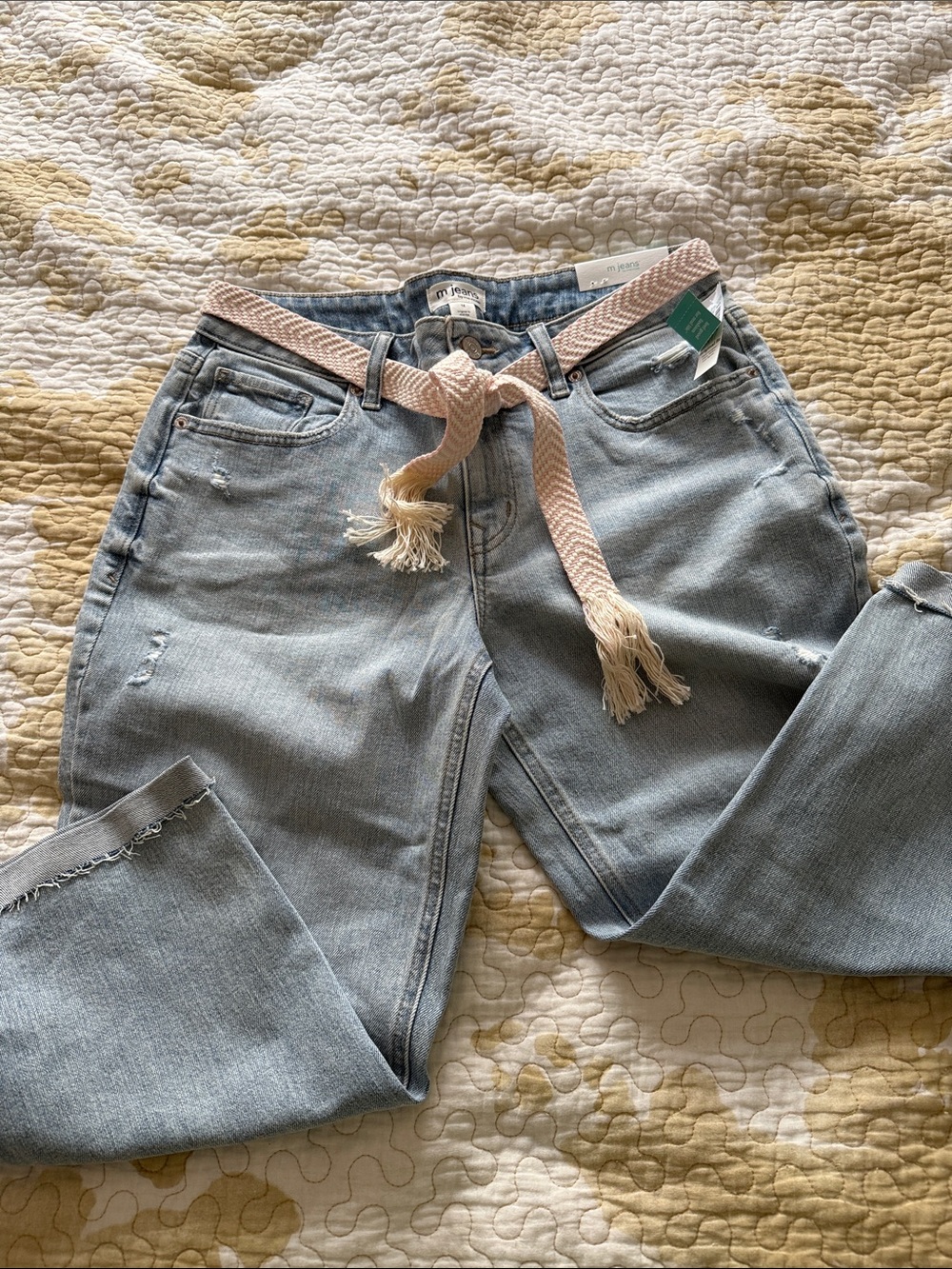 Light Wash Maurice’s Women’s jean capris with Pink Woven Belt